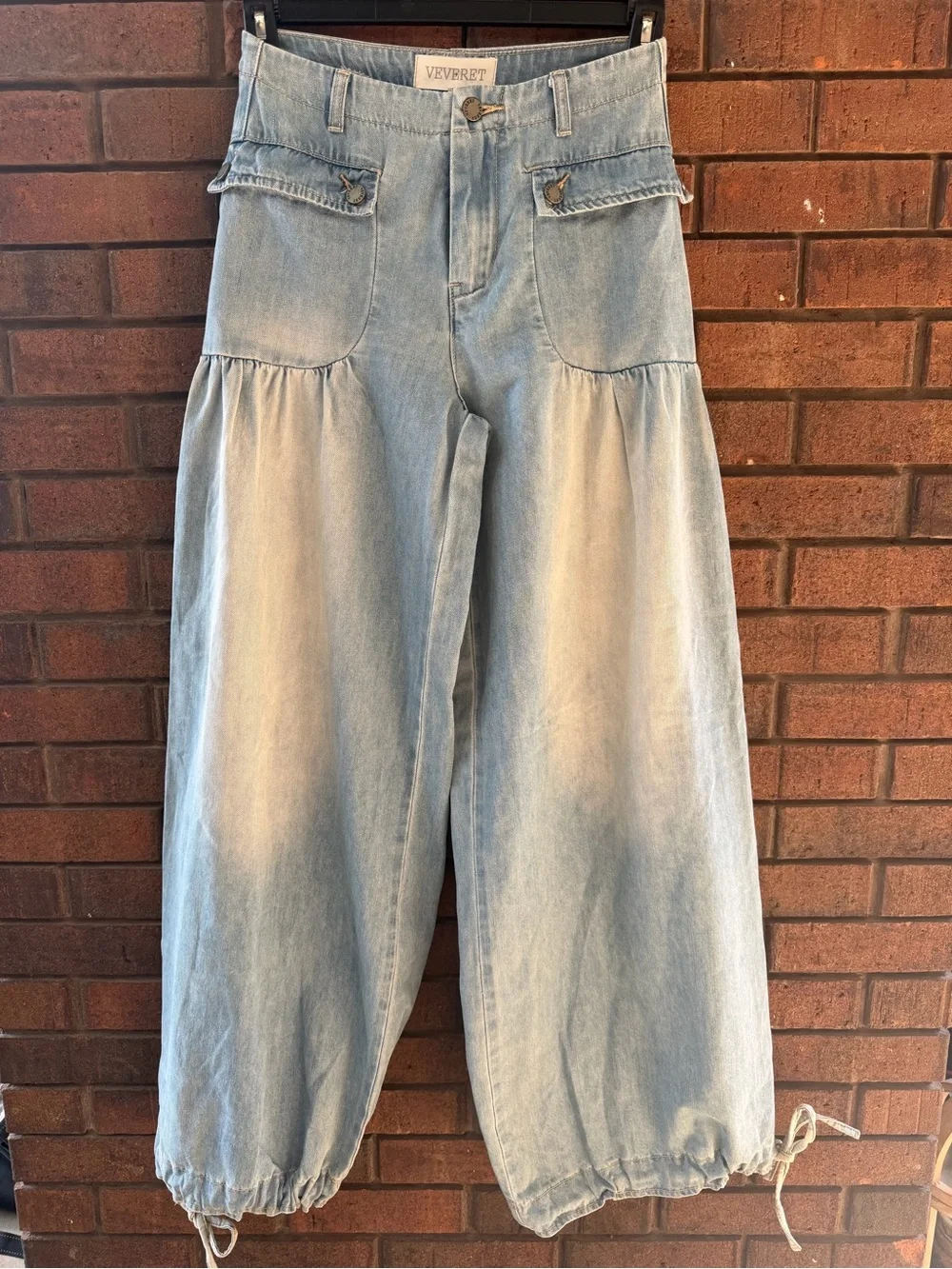 Veveret Light Blue Wide-Leg or cinch like joggers Jeans denim small NWT